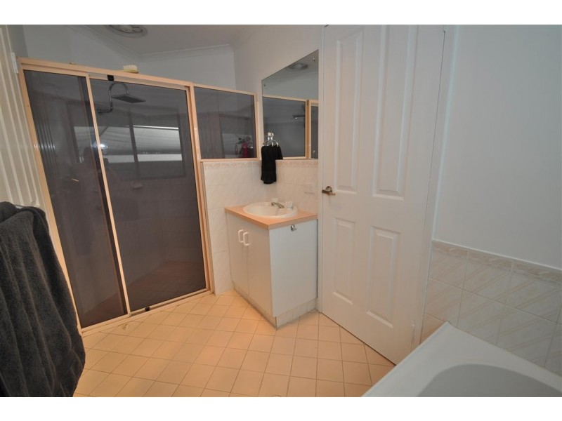 32 Odessa Drive, Woodcroft SA 5162