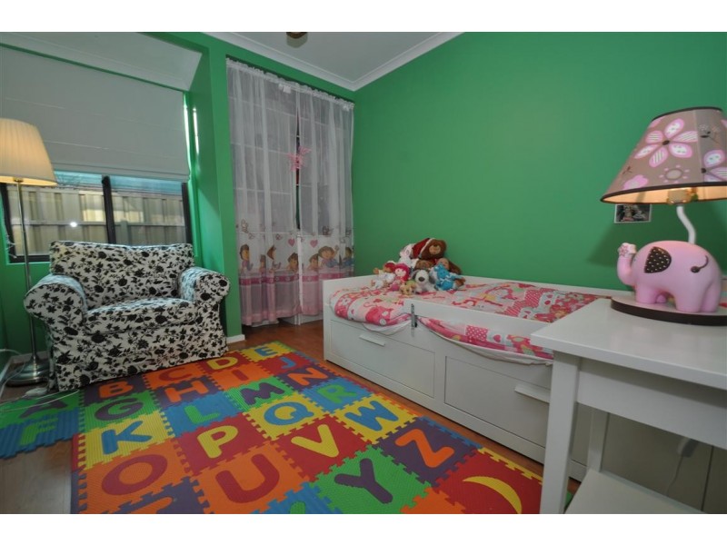 32 Odessa Drive, Woodcroft SA 5162