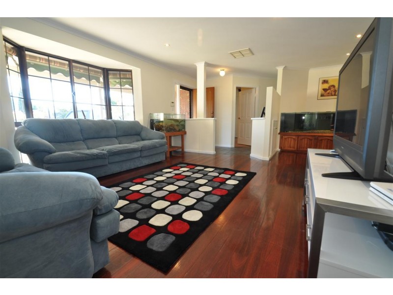 32 Odessa Drive, Woodcroft SA 5162