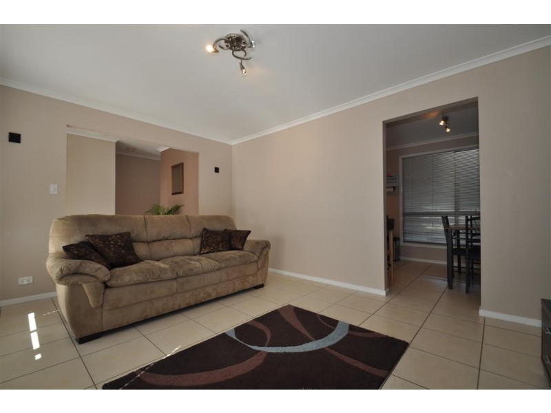 2 Mawson Circuit, Woodcroft SA 5162