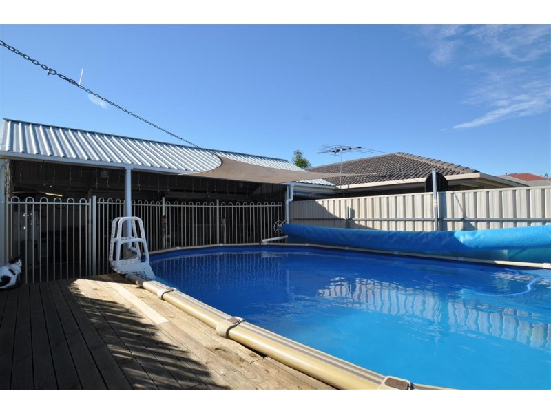 2 Mawson Circuit, Woodcroft SA 5162