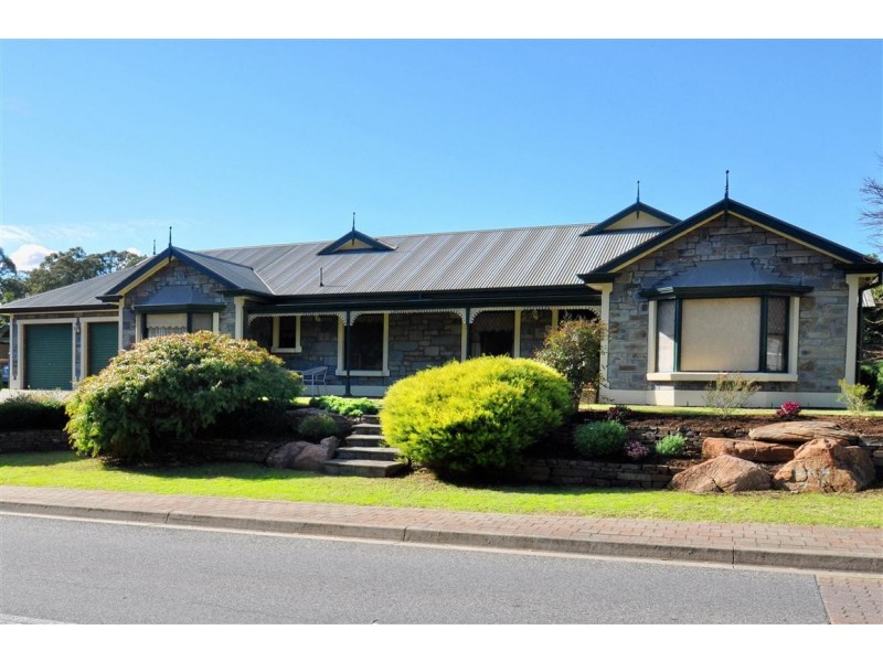 1 Horseshoe Drive, Woodcroft SA 5162