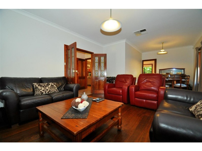 1 Horseshoe Drive, Woodcroft SA 5162