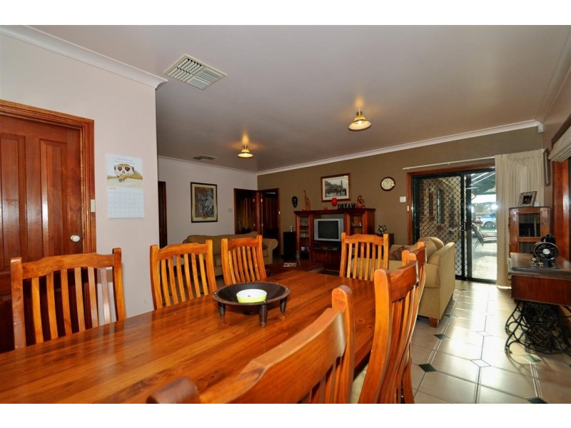 1 Horseshoe Drive, Woodcroft SA 5162