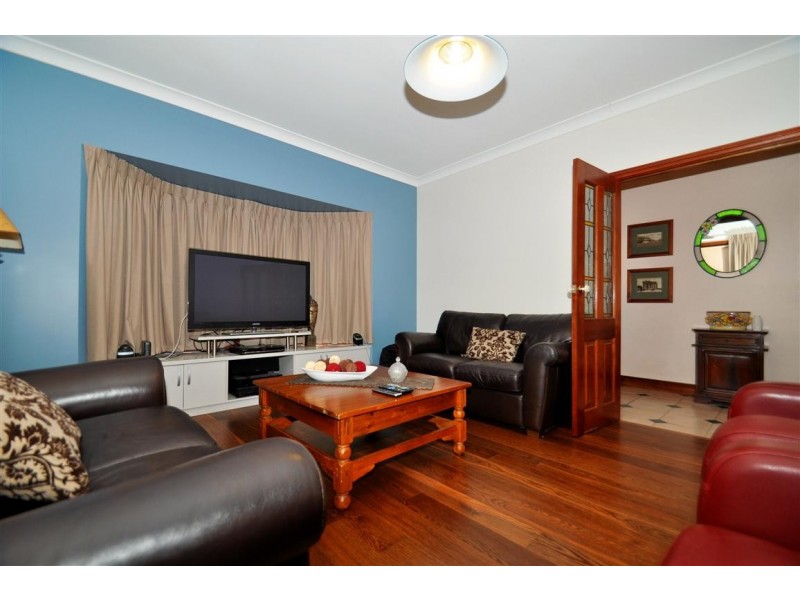1 Horseshoe Drive, Woodcroft SA 5162