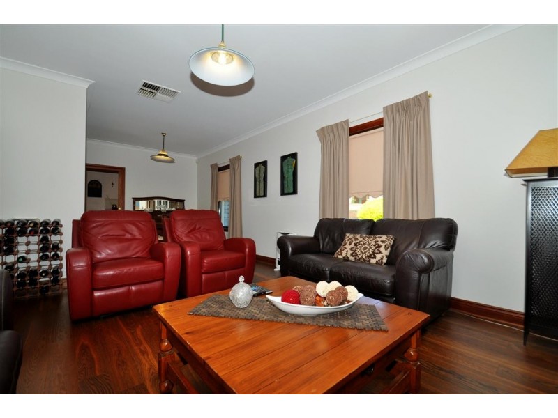 1 Horseshoe Drive, Woodcroft SA 5162