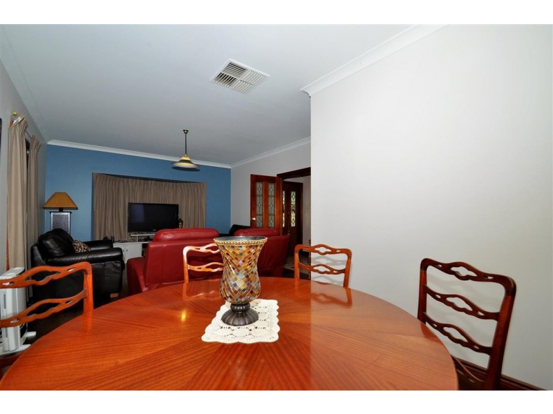 1 Horseshoe Drive, Woodcroft SA 5162