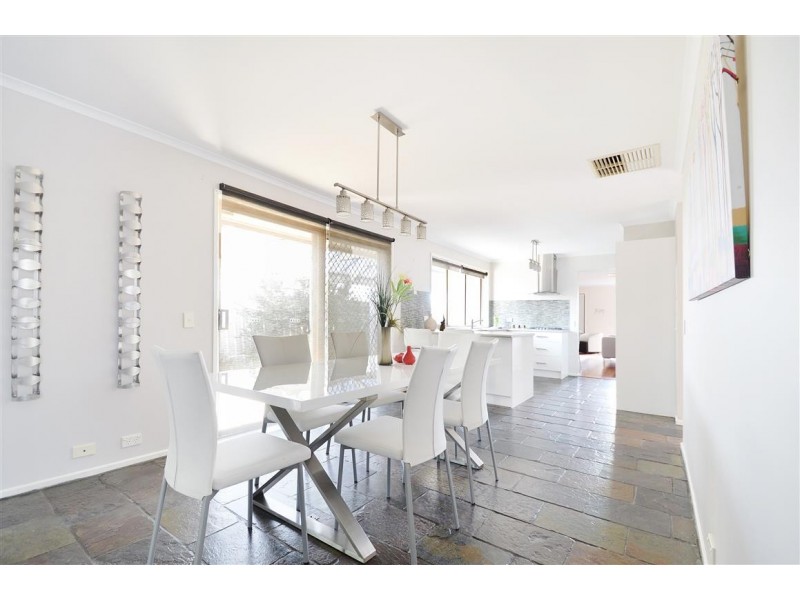 18 Excelsior Grove, Woodcroft SA 5162