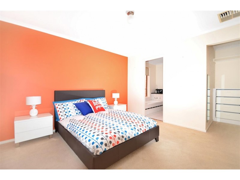 18 Excelsior Grove, Woodcroft SA 5162