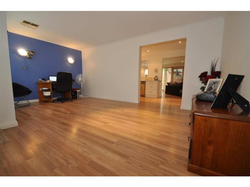 1 Swan Mews, Seaford Rise SA 5169