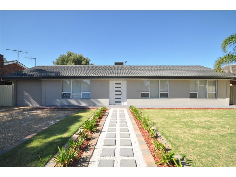 22 Booth Avenue, Morphett Vale SA 5162