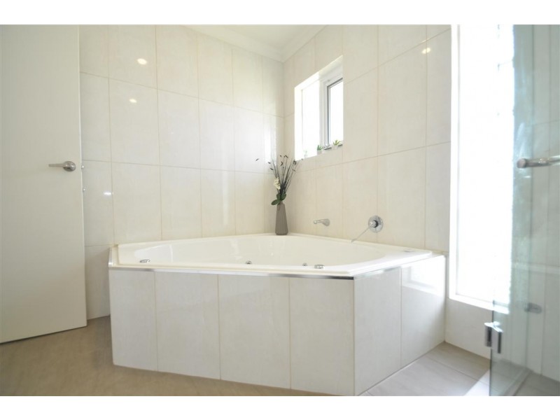 22 Booth Avenue, Morphett Vale SA 5162