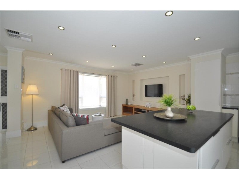 22 Booth Avenue, Morphett Vale SA 5162