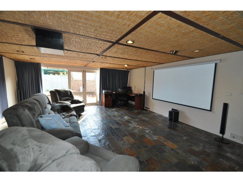 5 Nightingale Crescent, O’halloran Hill SA 5158