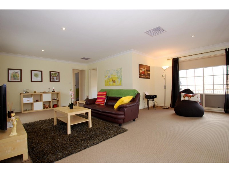 28 Ernest Crescent, Happy Valley SA 5159