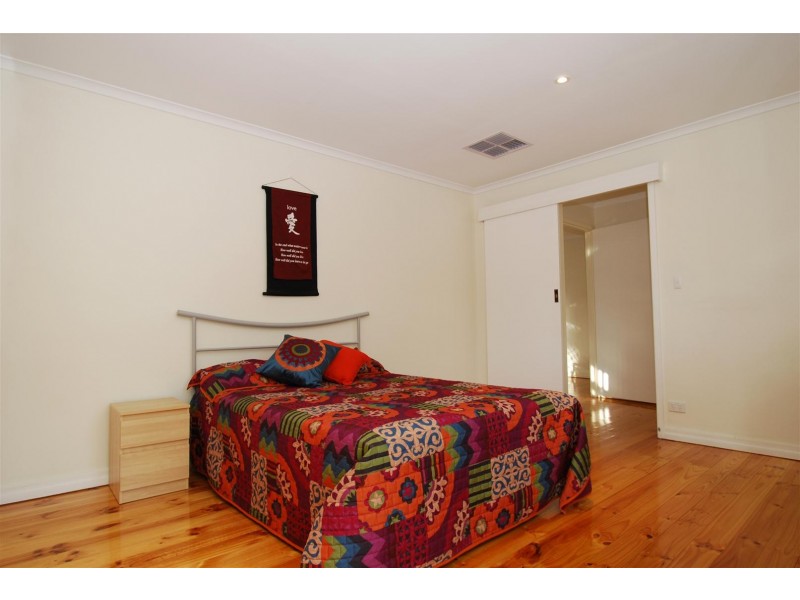 28 Ernest Crescent, Happy Valley SA 5159