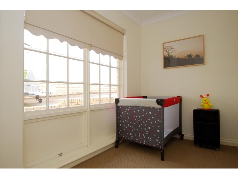 28 Ernest Crescent, Happy Valley SA 5159