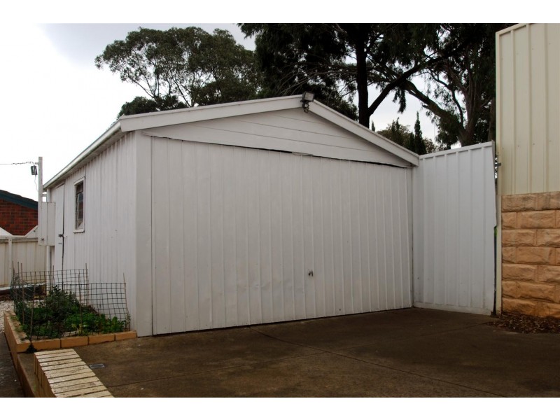 28 Ernest Crescent, Happy Valley SA 5159