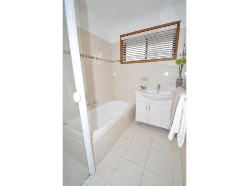 4 Tangara Drive, Aberfoyle Park SA 5159