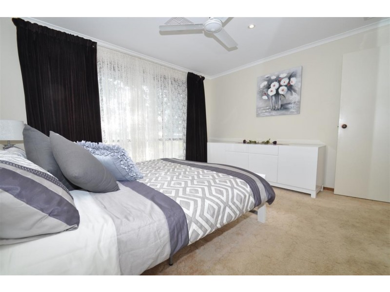 4 Tangara Drive, Aberfoyle Park SA 5159