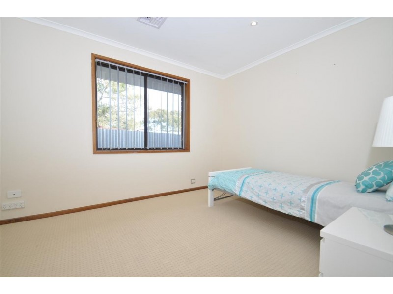 4 Tangara Drive, Aberfoyle Park SA 5159