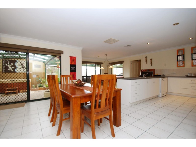 7 Greensborough Court, Onkaparinga Hills SA 5163