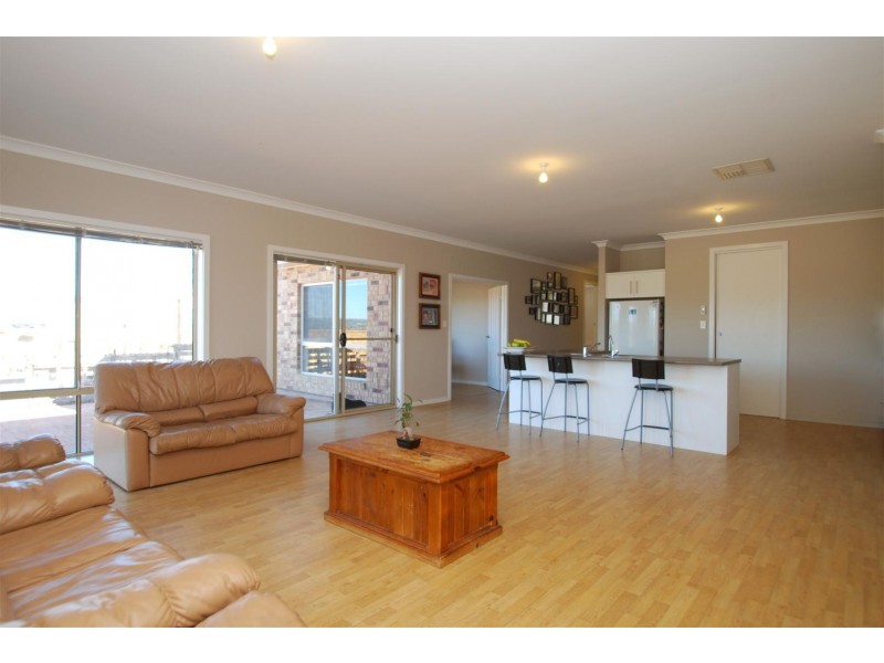 1 Locomotive Drive, Sheidow Park SA 5158