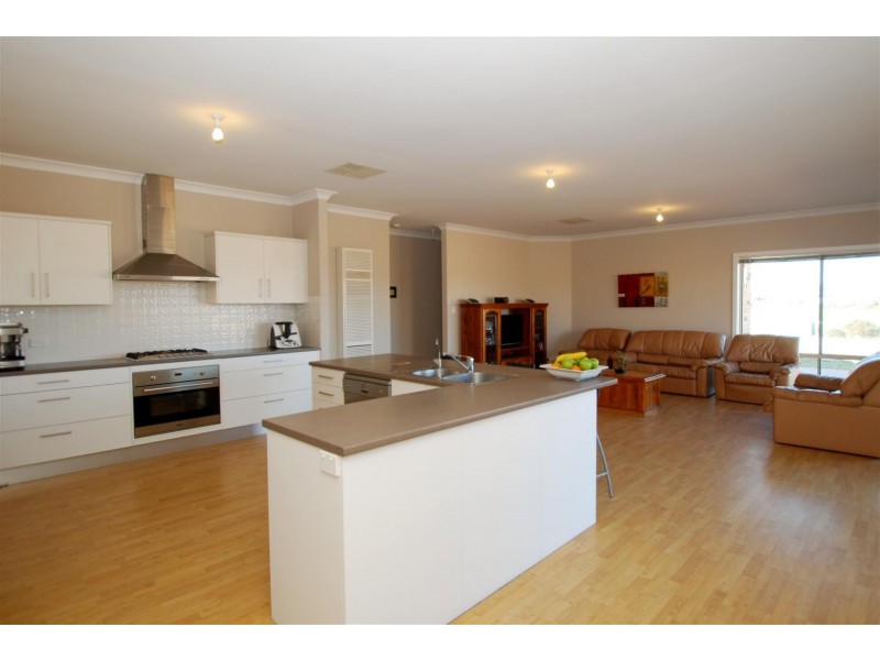 1 Locomotive Drive, Sheidow Park SA 5158