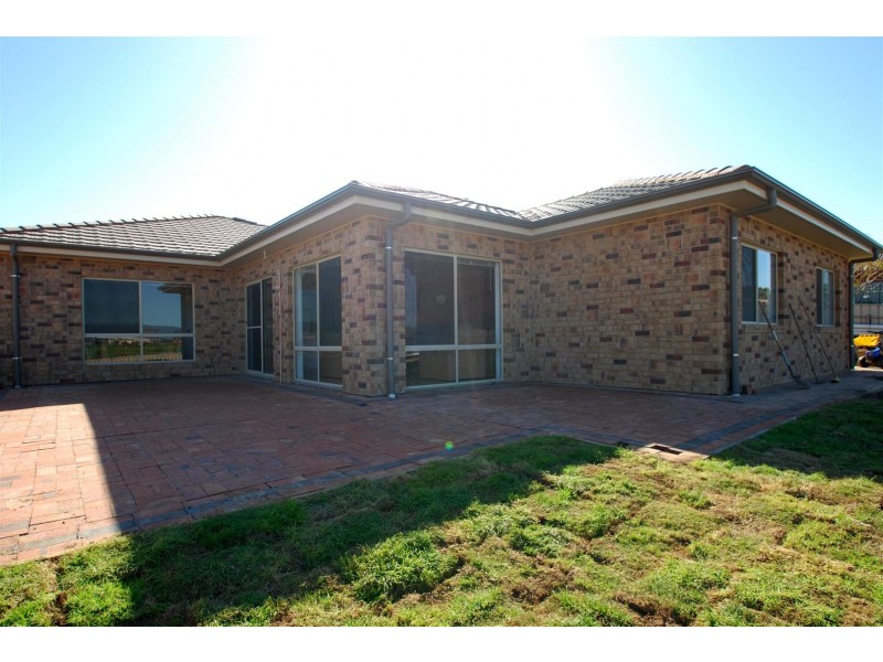 1 Locomotive Drive, Sheidow Park SA 5158