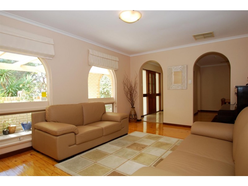 67 Kentwood Road, Morphett Vale SA 5162