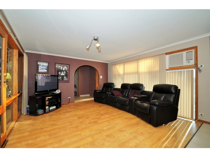 18 Osmund Crescent, Christie Downs SA 5164