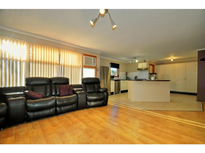 18 Osmund Crescent, Christie Downs SA 5164