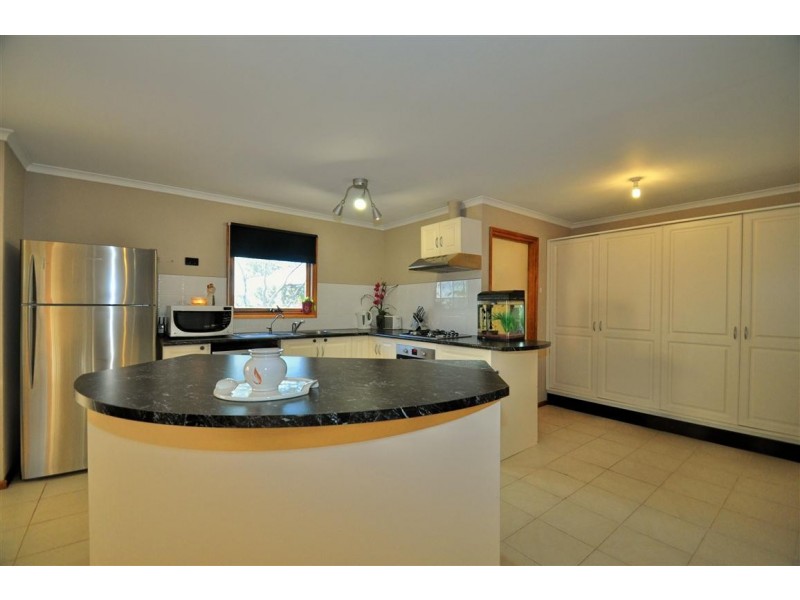 18 Osmund Crescent, Christie Downs SA 5164