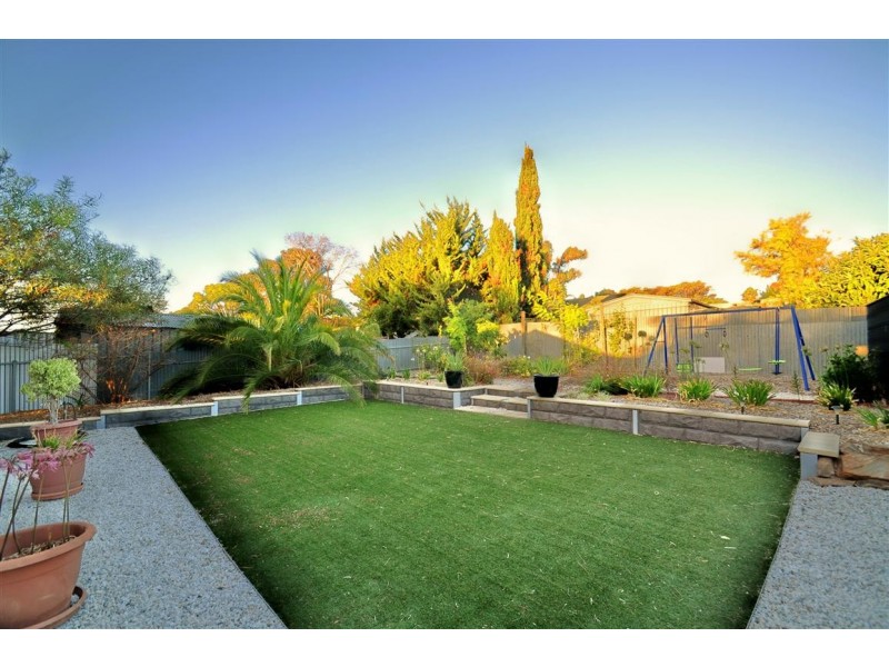 18 Osmund Crescent, Christie Downs SA 5164