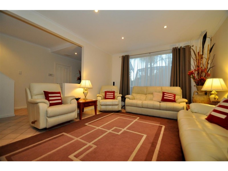 4 The Glade, Woodcroft SA 5162