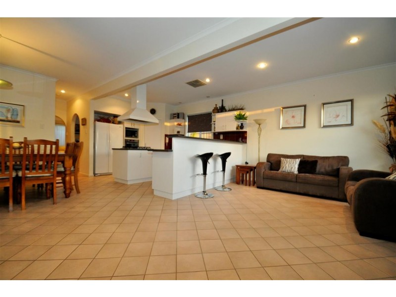 4 The Glade, Woodcroft SA 5162