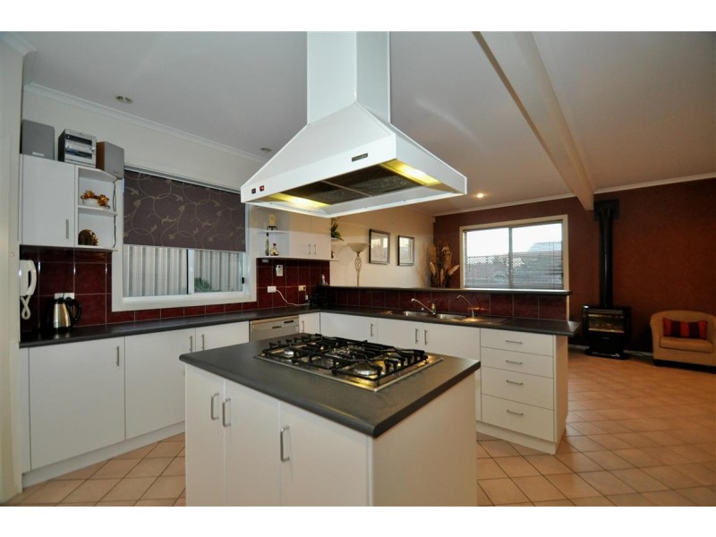 4 The Glade, Woodcroft SA 5162