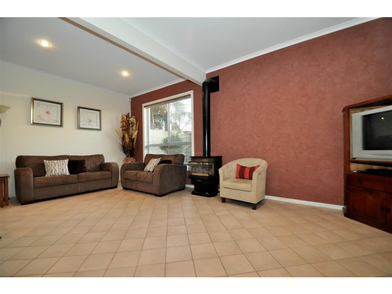 4 The Glade, Woodcroft SA 5162