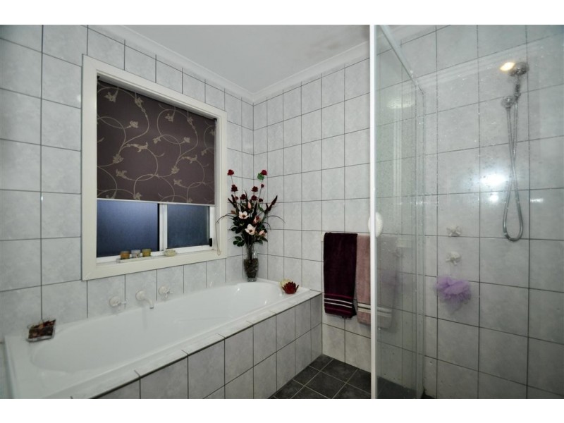 4 The Glade, Woodcroft SA 5162