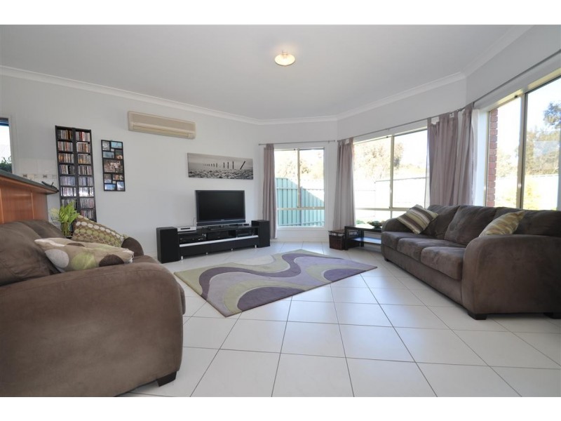 27 Strathmont Drive, Strathalbyn SA 5255