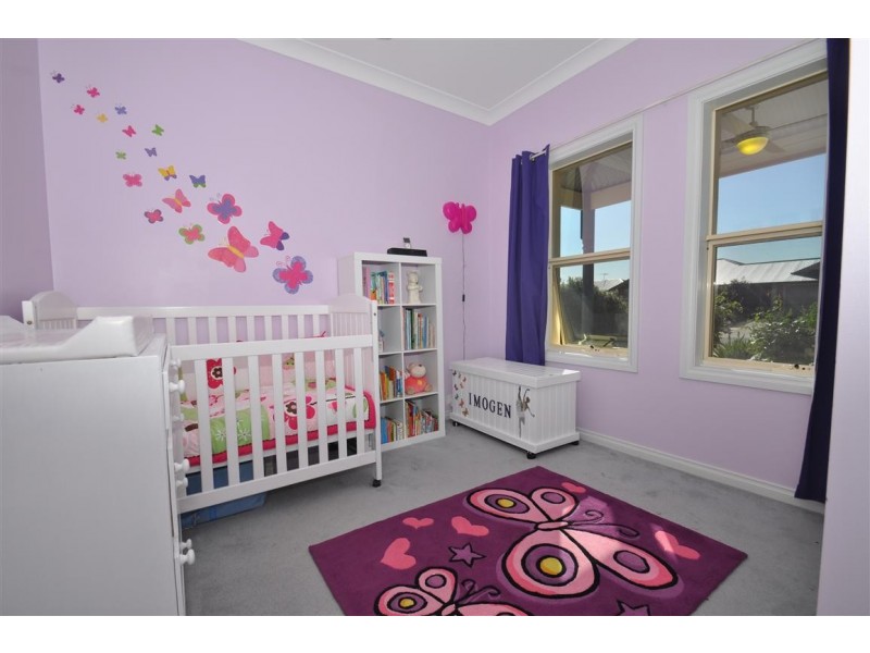 27 Strathmont Drive, Strathalbyn SA 5255
