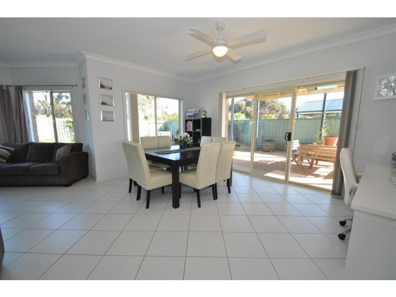 27 Strathmont Drive, Strathalbyn SA 5255