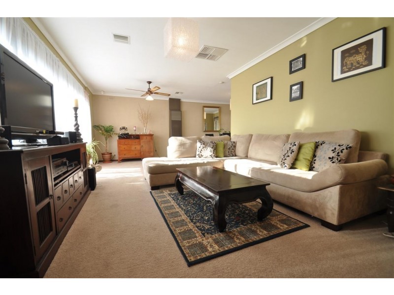 18 Burns Court, Morphett Vale SA 5162