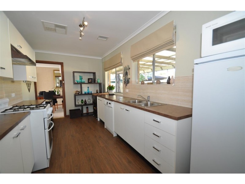 18 Burns Court, Morphett Vale SA 5162