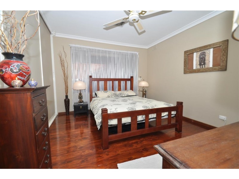 18 Burns Court, Morphett Vale SA 5162