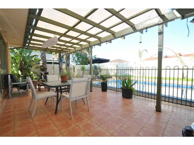 18 Burns Court, Morphett Vale SA 5162