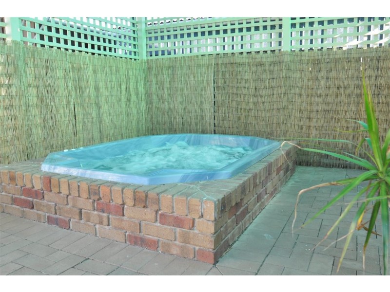 18 Burns Court, Morphett Vale SA 5162