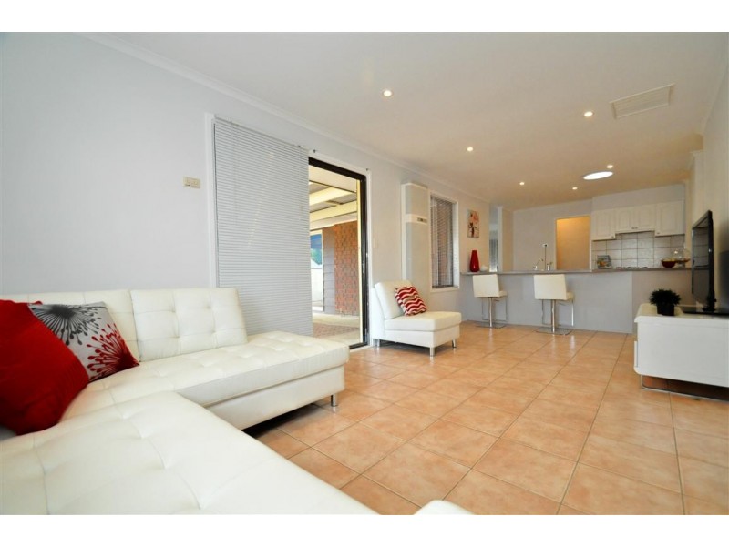 5 Sherebrooke Boulevard, Woodcroft SA 5162