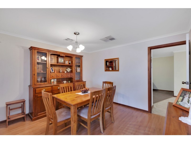 37 Horseshoe Drive, Woodcroft SA 5162