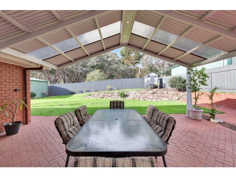 37 Horseshoe Drive, Woodcroft SA 5162